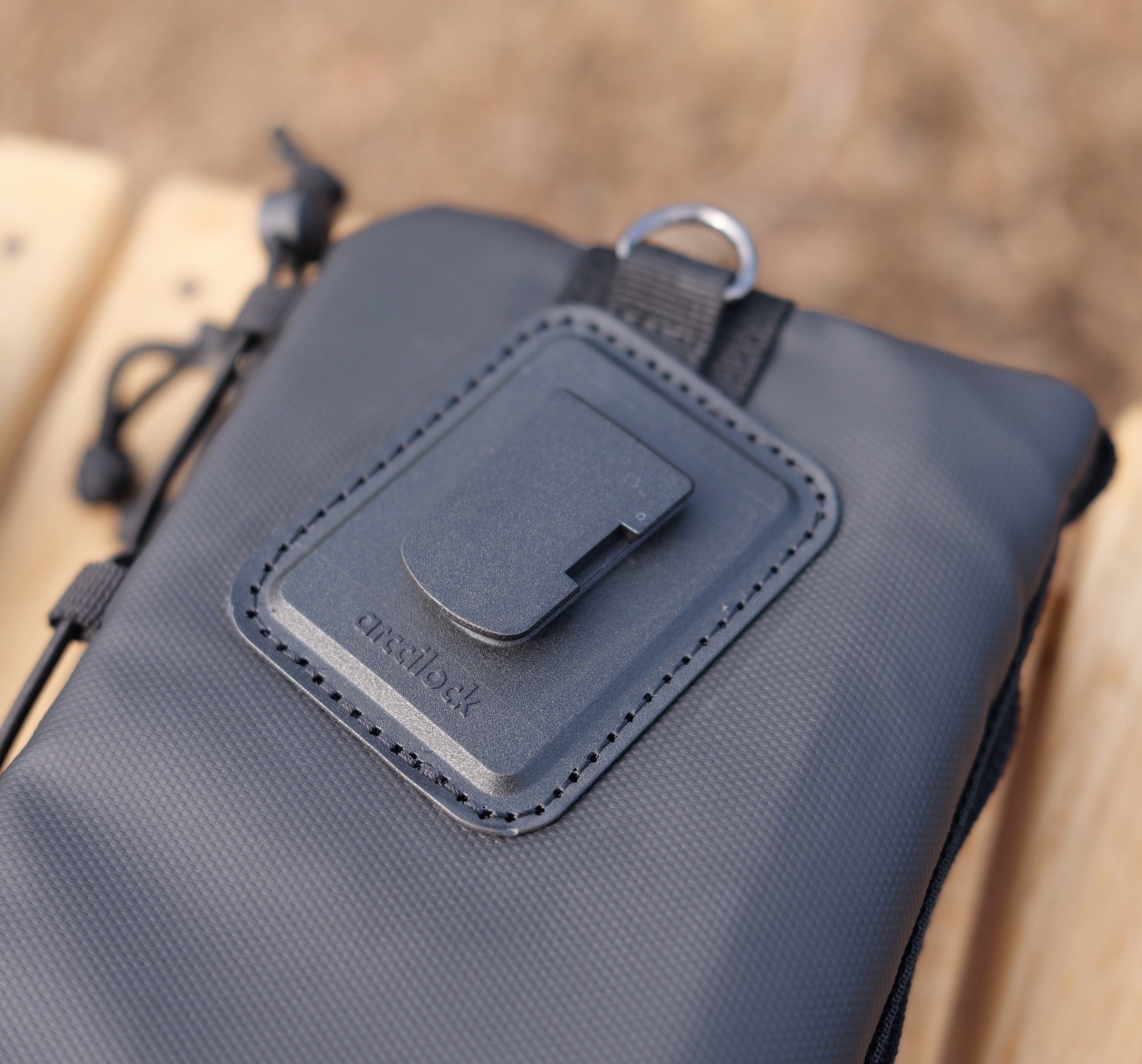 clip pouch type C (ペットボトル収納可)