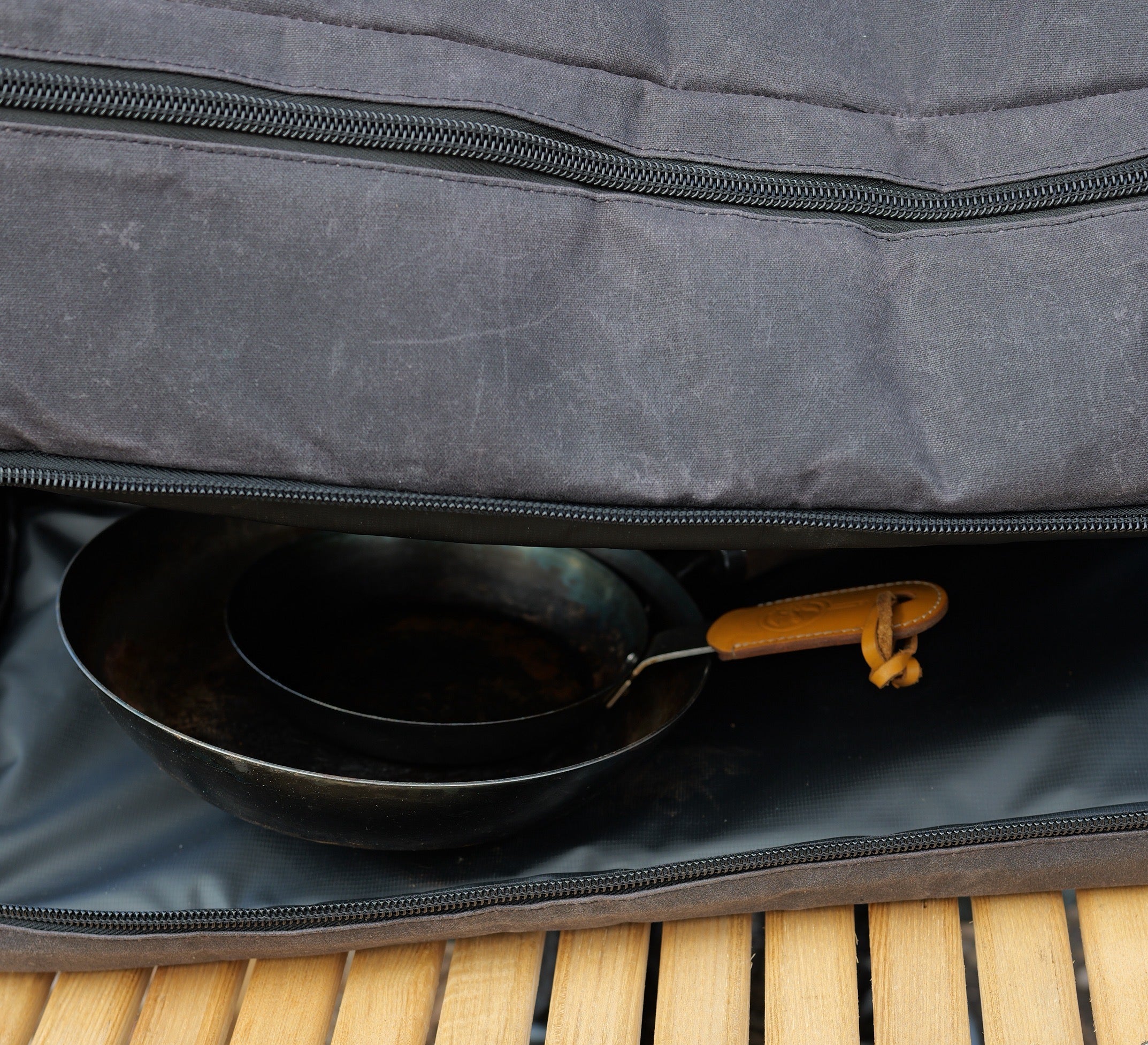 《予約販売 5月上旬配送予定》awesome tool bag (2025モデル)